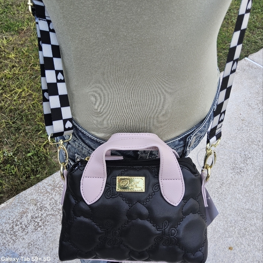 BETSEY JOHNSON BLACK n MULTI COLORED  QUILTED LOGO n HEART  LUV BETSEY CROSSBODY - Picture 5 of 7